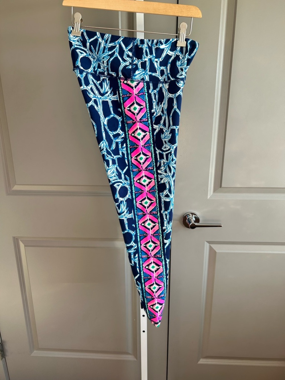 Lilly Pulitzer Luxletic Weekender High Rise Leggings Size Medium coastal #88 - Picture 4 of 12